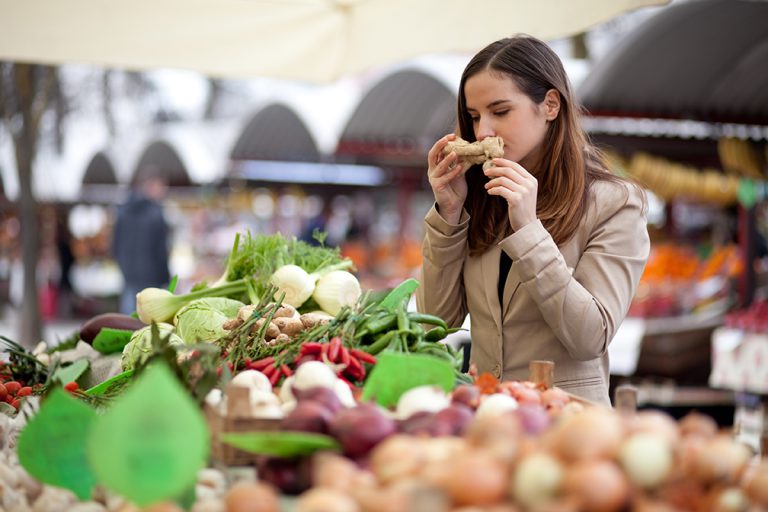 How Improve Vegetable Fruit Flavor Taste And Smell With LED Grow Light?